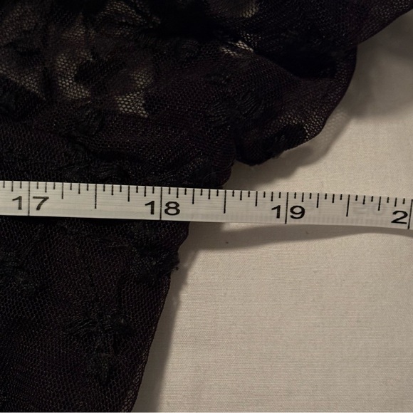 Japna Black Lace Blouse - Picture 5 of 6